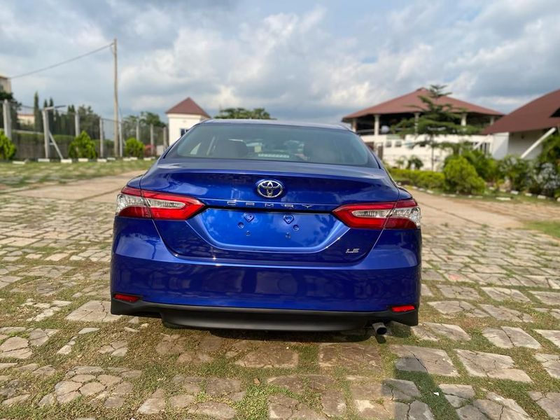 Thumbnail 5 of 2018 Toyota Camry LE